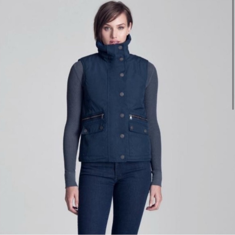 Aether Vega Vest in Black